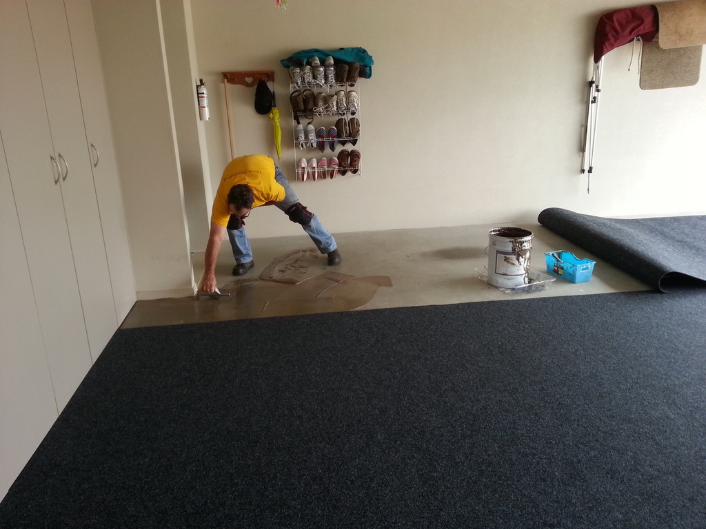 Carpets Installed for Garages: DIY vs Professional