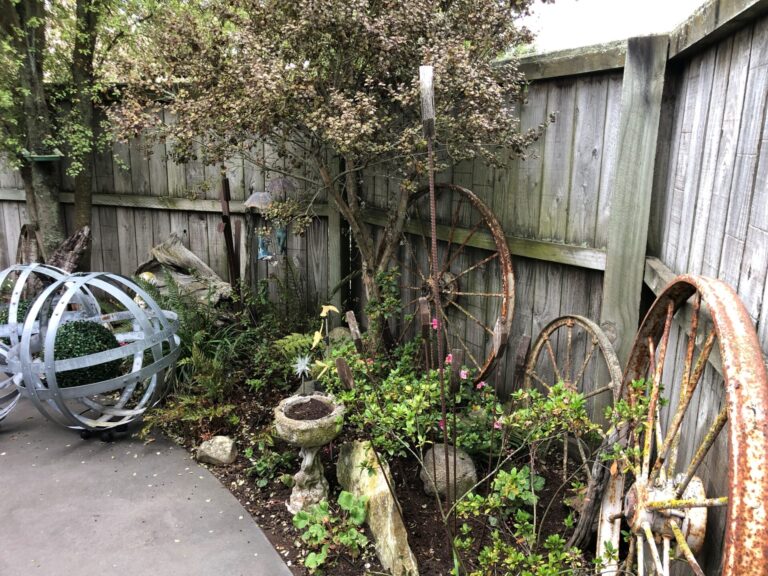 Fence before restoration