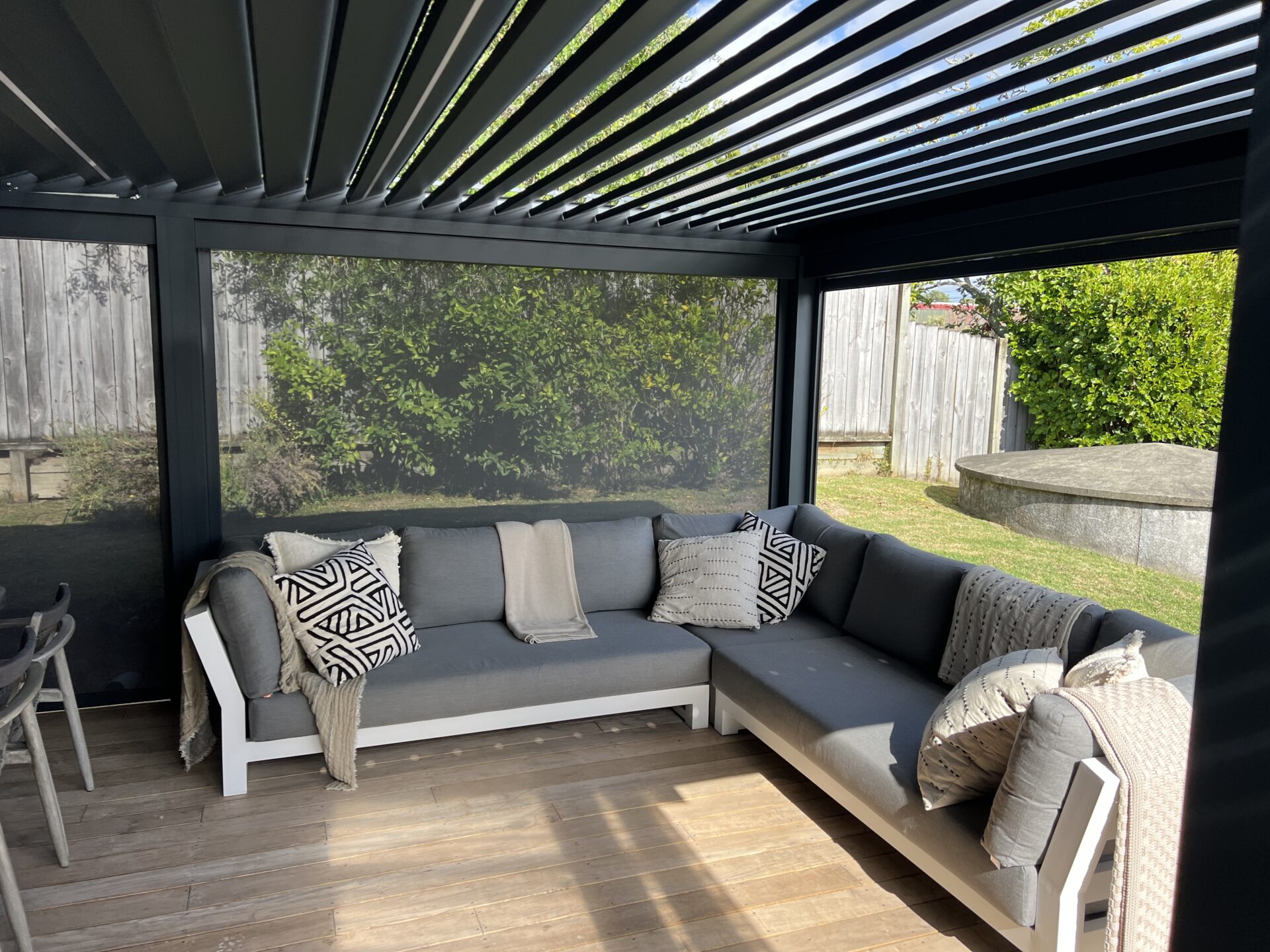 Outdoor entertaining space transformation - Riverhead